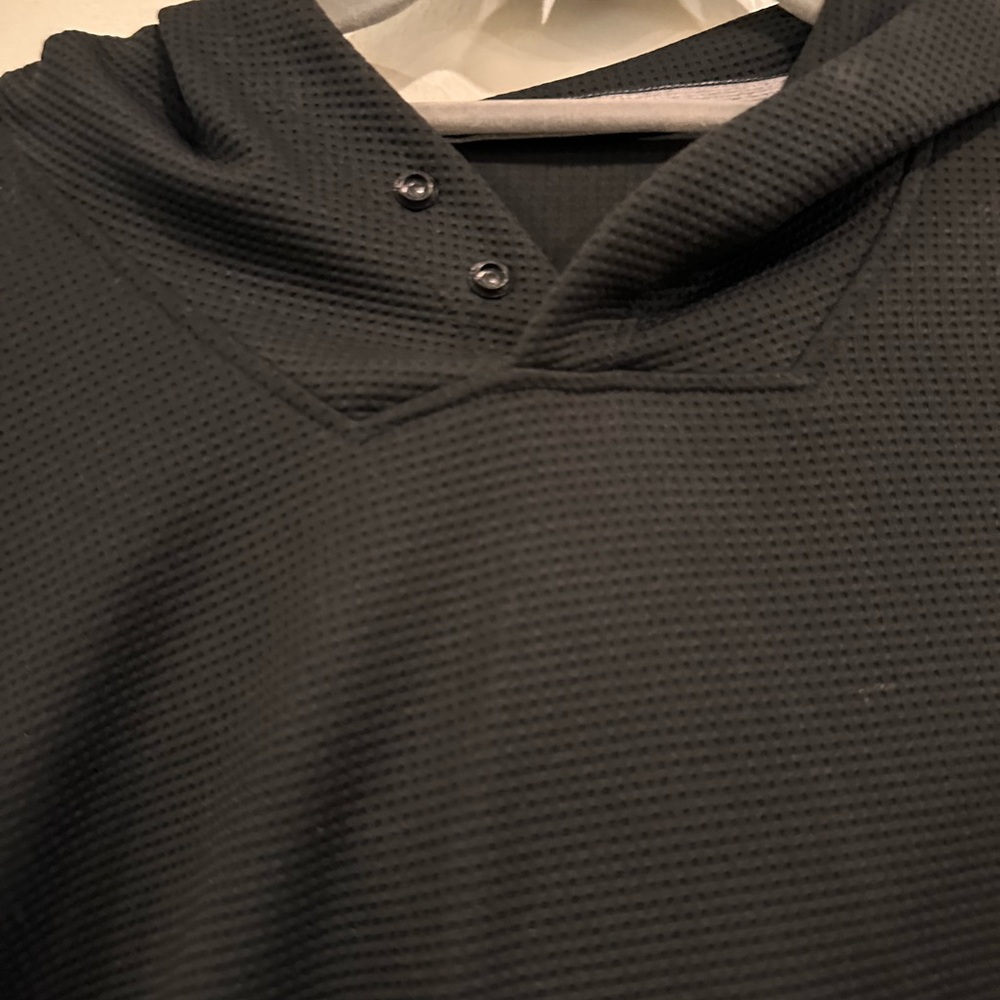 Men’s Lululemon black textured hoodie
